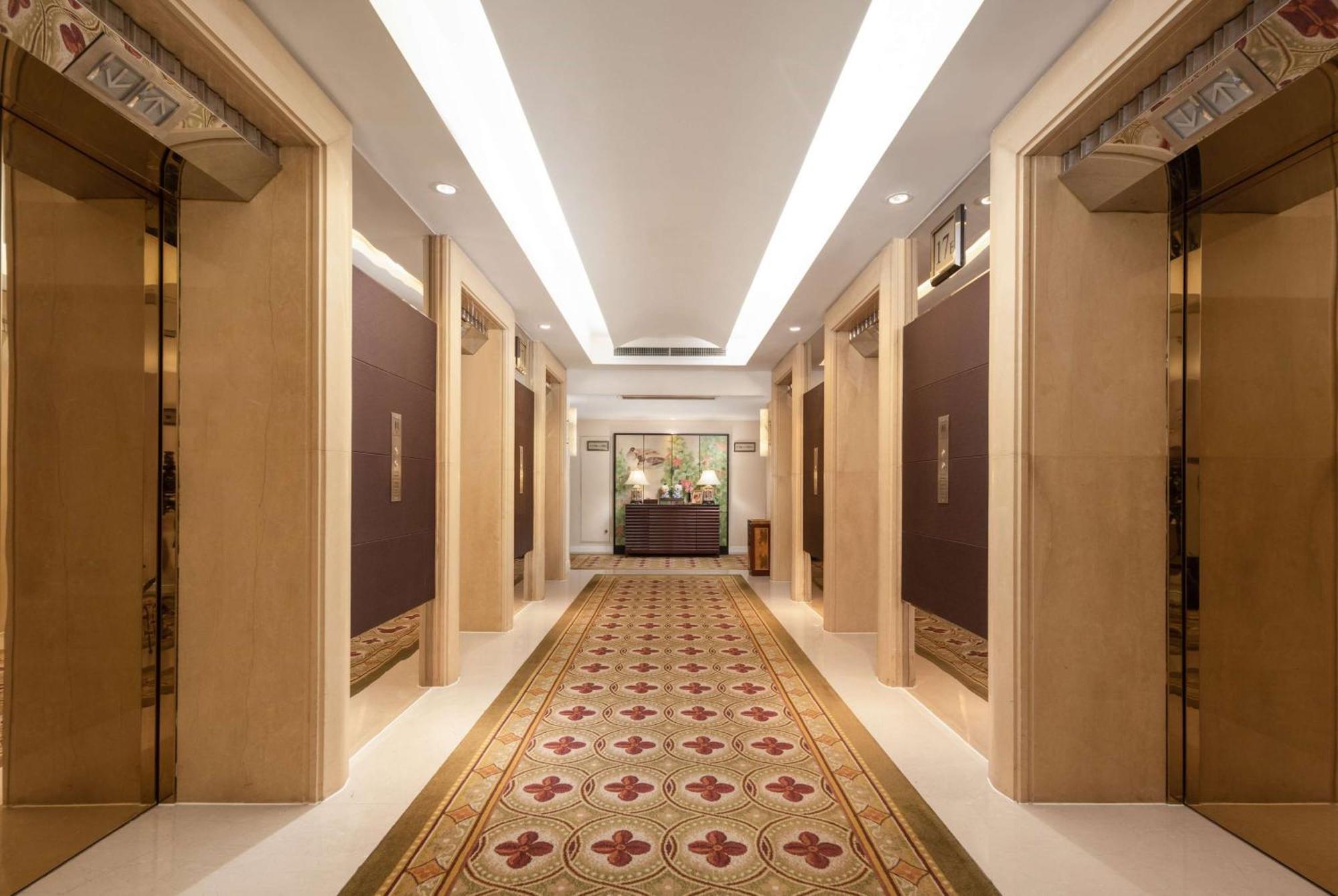 Ramada Plaza Optics Valley Hotel Wuhan  Exterior foto