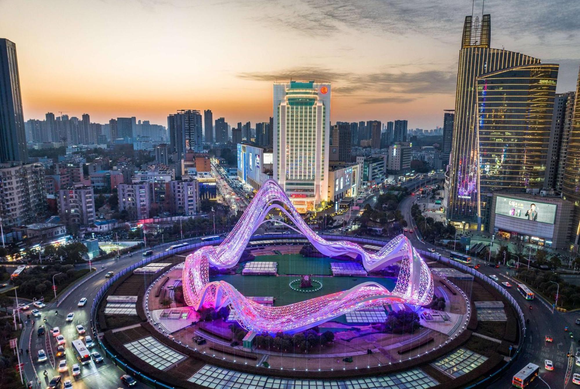 Ramada Plaza Optics Valley Hotel Wuhan  Exterior foto