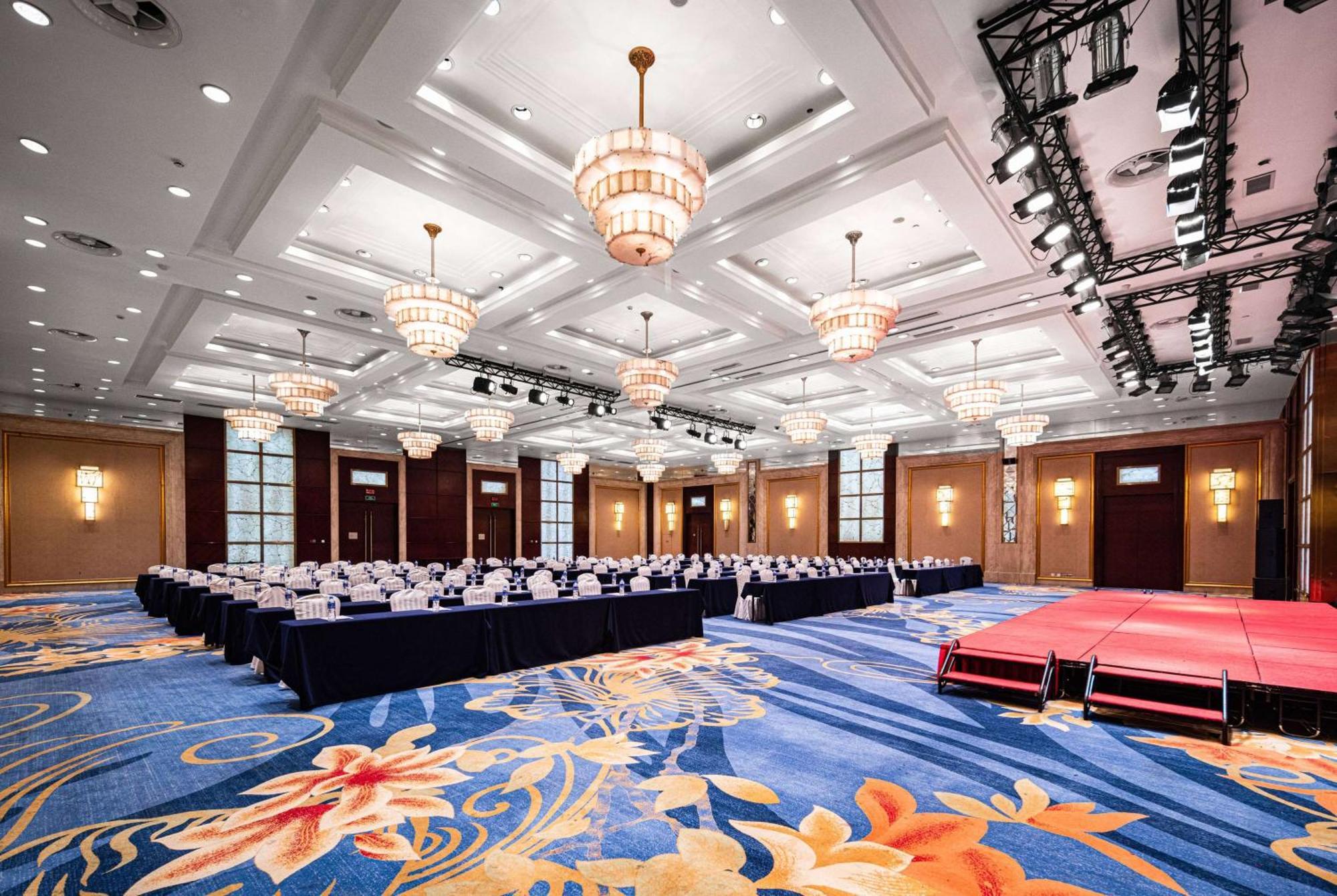 Ramada Plaza Optics Valley Hotel Wuhan  Exterior foto