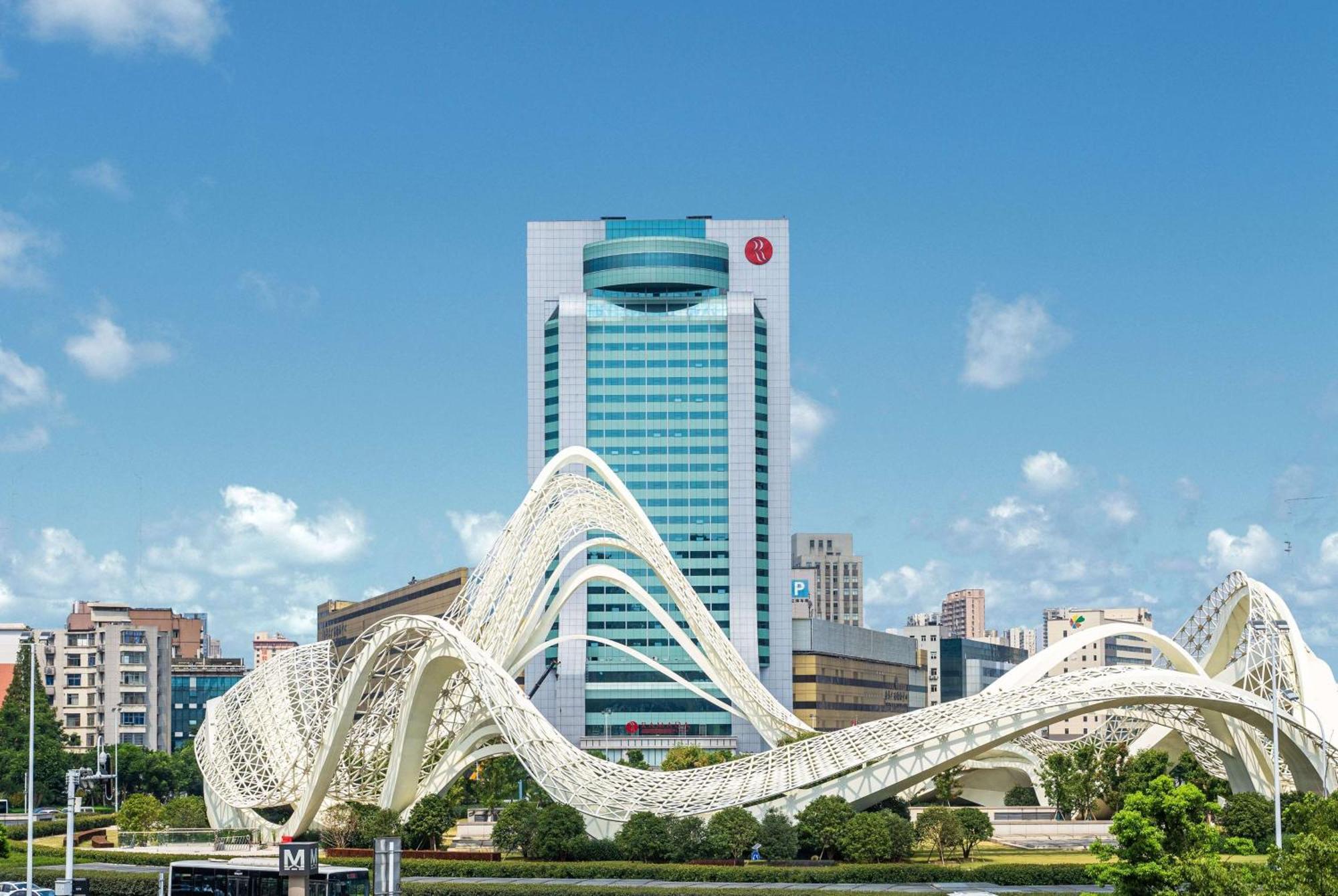 Ramada Plaza Optics Valley Hotel Wuhan  Exterior foto