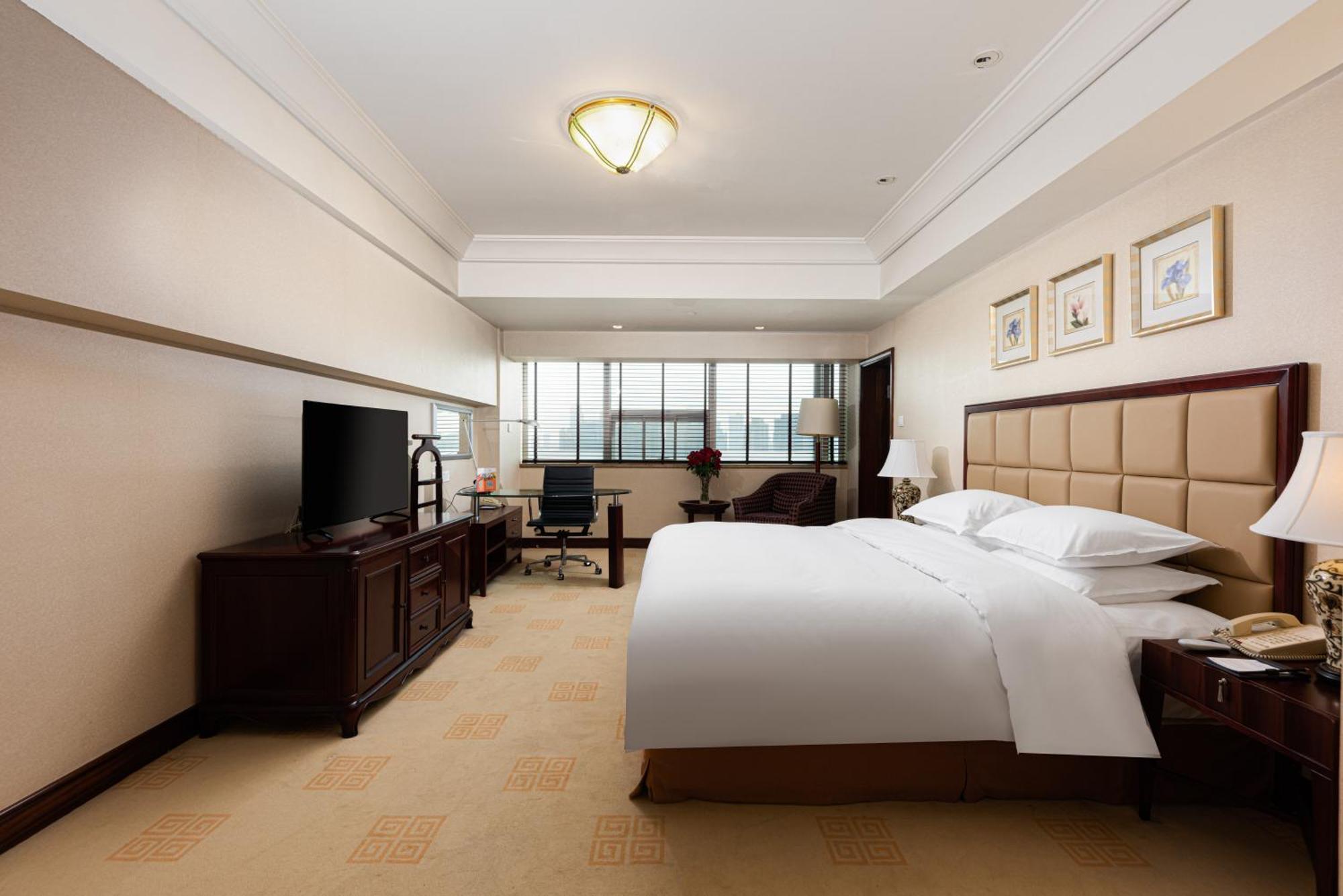 Ramada Plaza Optics Valley Hotel Wuhan  Exterior foto