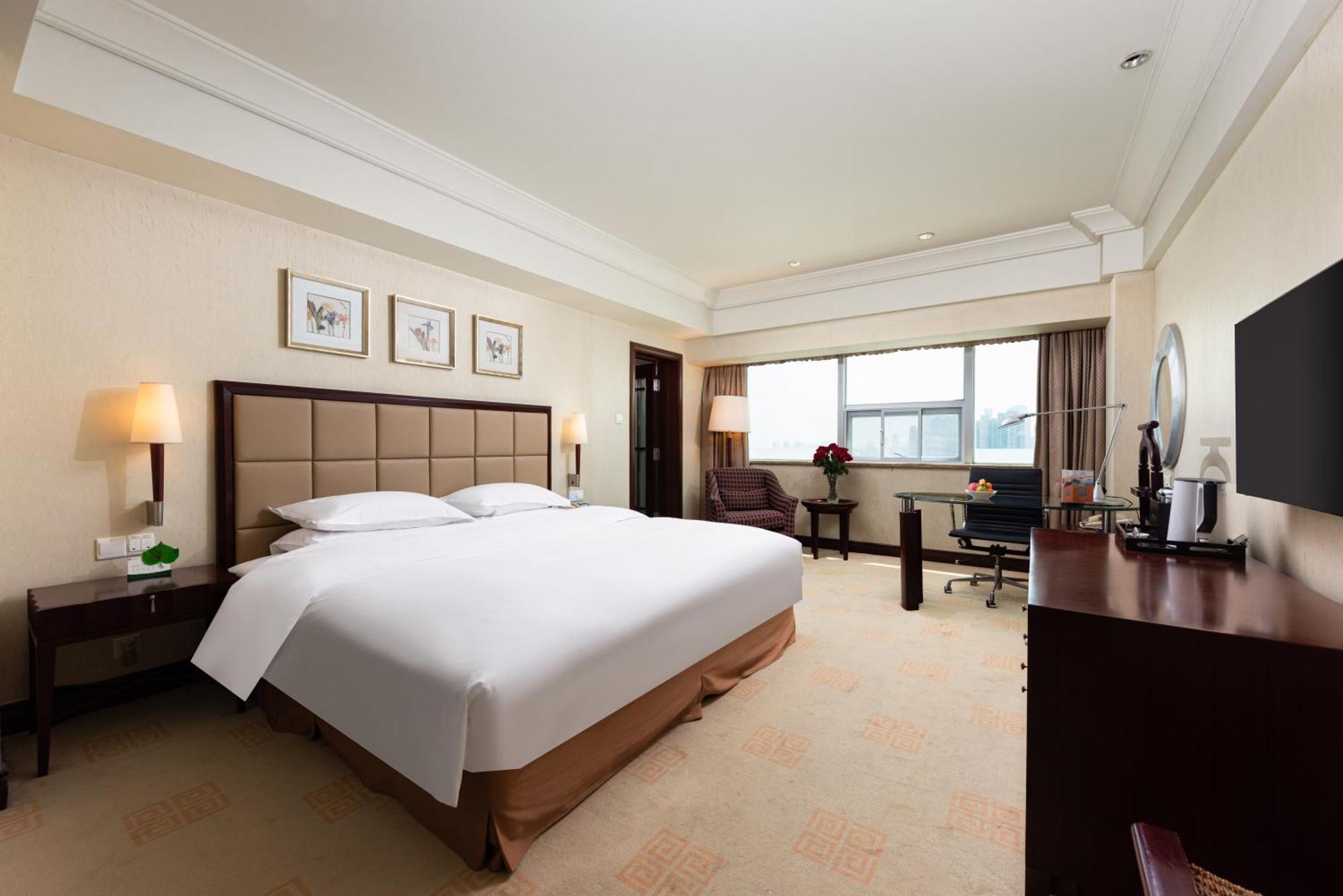Ramada Plaza Optics Valley Hotel Wuhan  Exterior foto