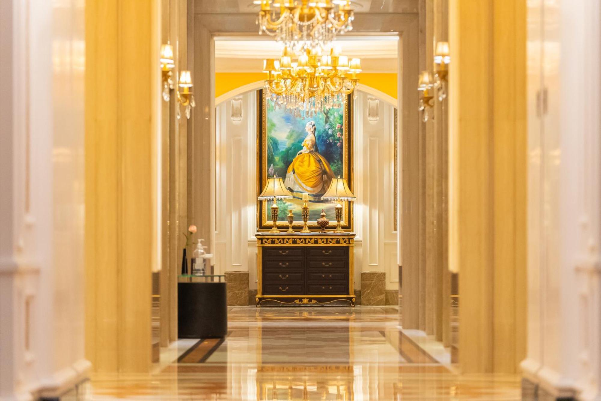 Ramada Plaza Optics Valley Hotel Wuhan  Exterior foto