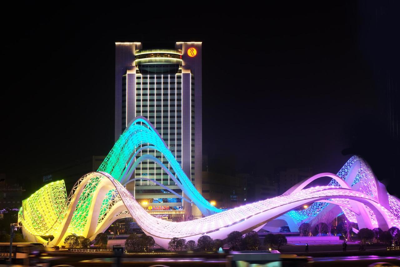 Ramada Plaza Optics Valley Hotel Wuhan  Exterior foto
